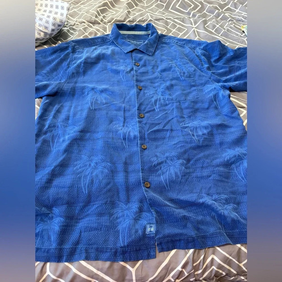 Tommy Bahama Blue Hawaiian Floral Leaf Print Button Up Shirt Size Large - Picture 3 of 14